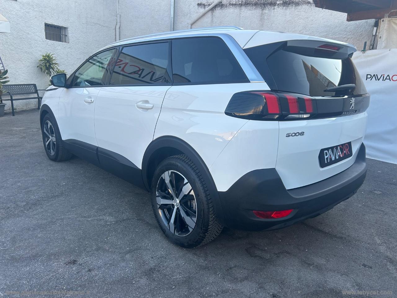 PEUGEOT 5008 BlueHDi 130 S&S EAT8 Business