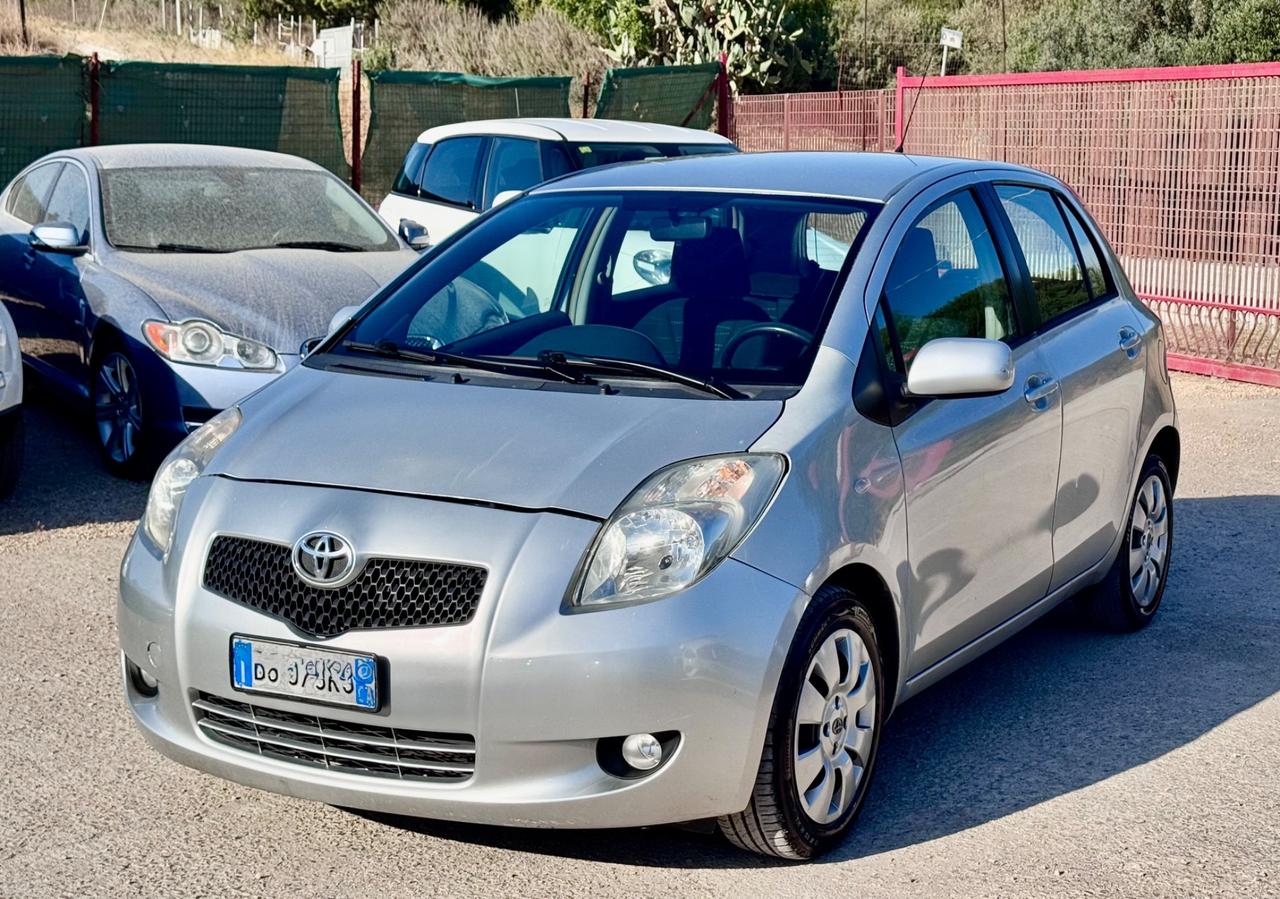 Toyota Yaris 1.3 5 porte M-MT Navi