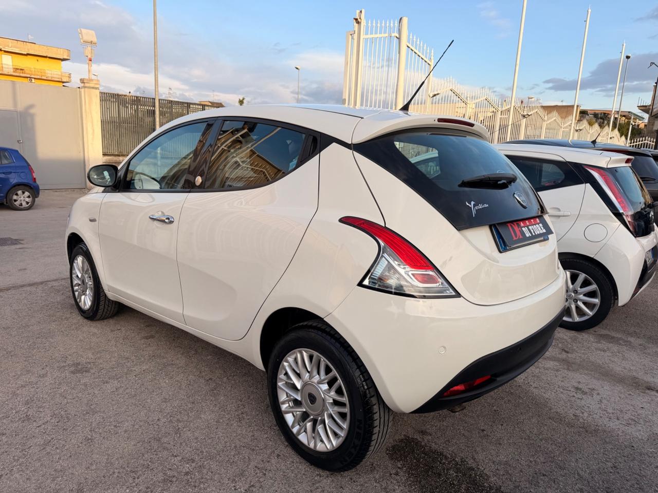 Lancia Ypsilon 0.9 TwinAir 85Cv Metano Ecochic Gold