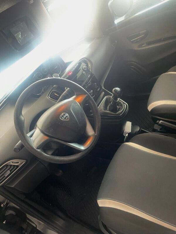 Lancia Ypsilon Ypsilon 0.9 TwinAir 85 CV 5 porte Metano Ecochic Elefantino