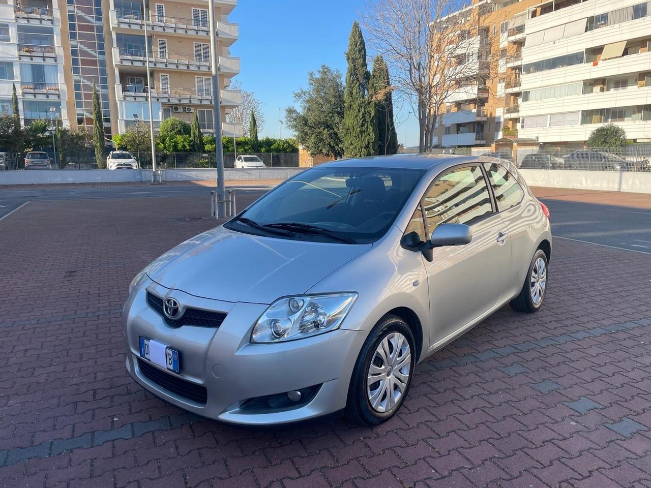 Toyota Auris 1.4 3p