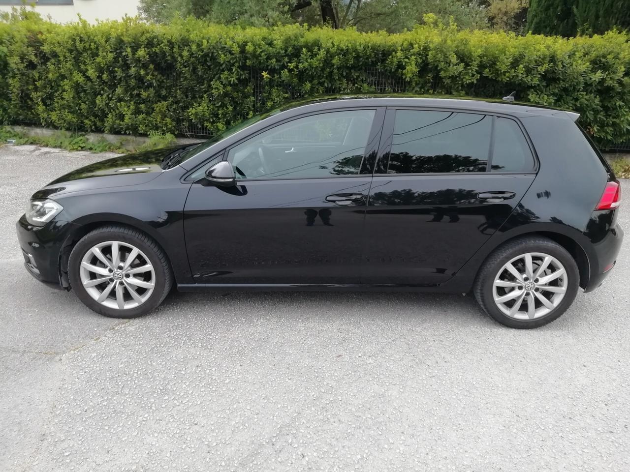 Volkswagen Golf 1.6 TDI 115 CV DSG 5p. Executive BlueMotion Technology "Fari LED"