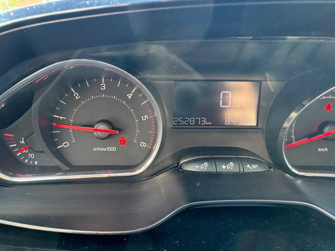 Peugeot 208 1.4 HDi 68 CV 5 porte Active