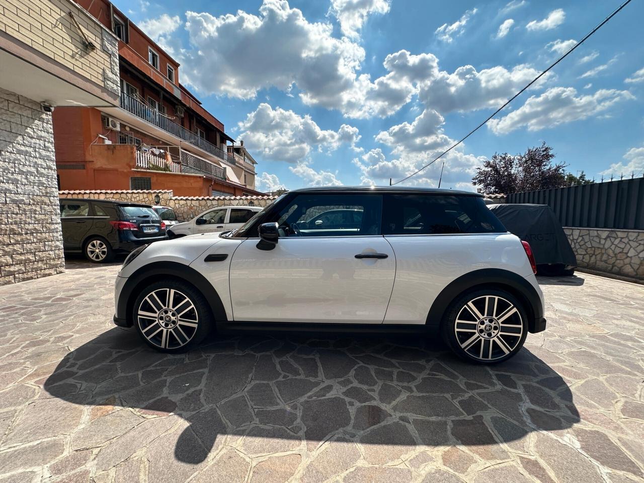 Mini 1.5 Cooper Resolute Yours Full Optional