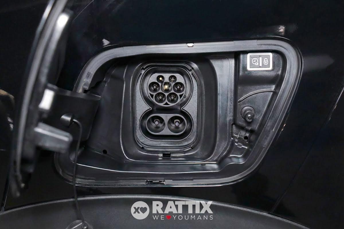 Peugeot e-2008 motore elettrico 100kW GT