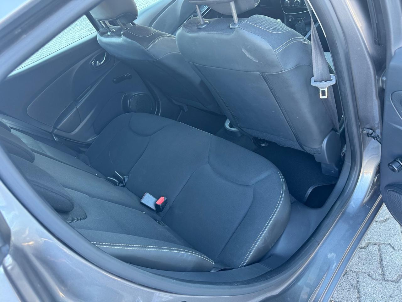 Renault Clio 1.2 75CV 5 porte neopatentati