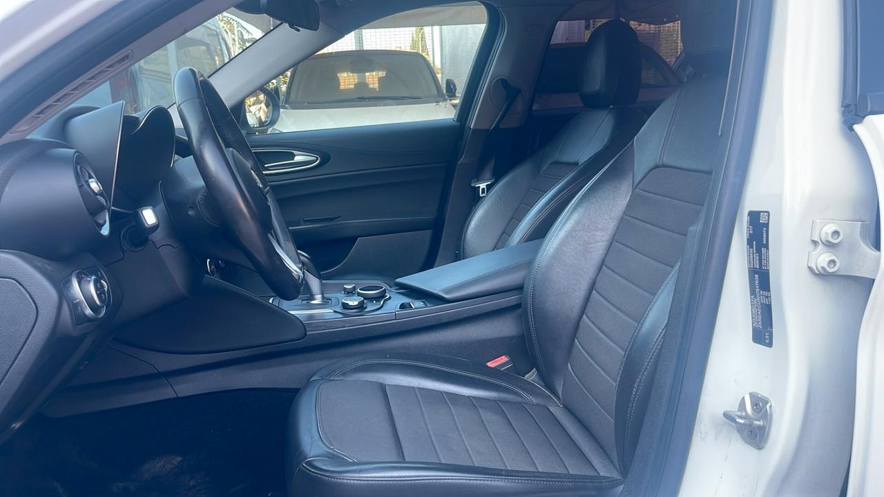 Alfa Romeo Giulia 2.2 Turbodiesel 180 CV Super