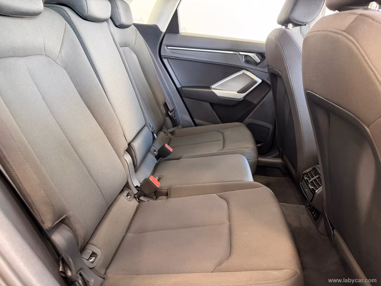 AUDI Q3 35 TDI S tronic Business Advanced