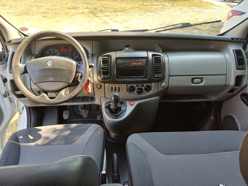Renault Trafic 9 Posti Trasporto disabili con pedana