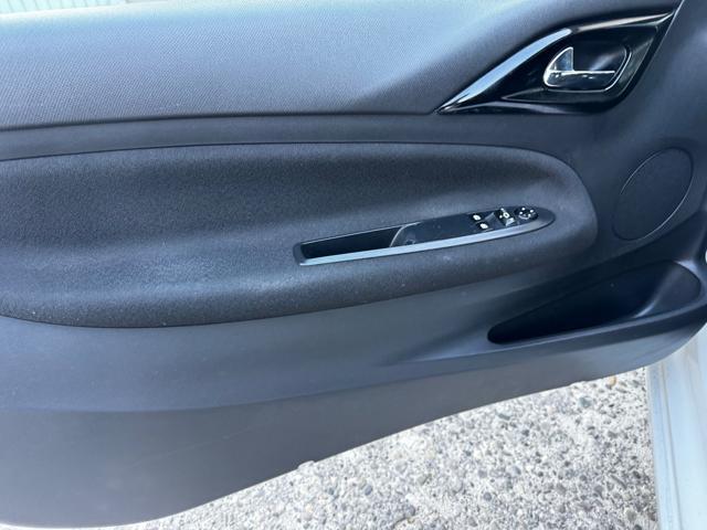 DS AUTOMOBILES DS 3 1.6 e-HDi 90 airdream Just Black