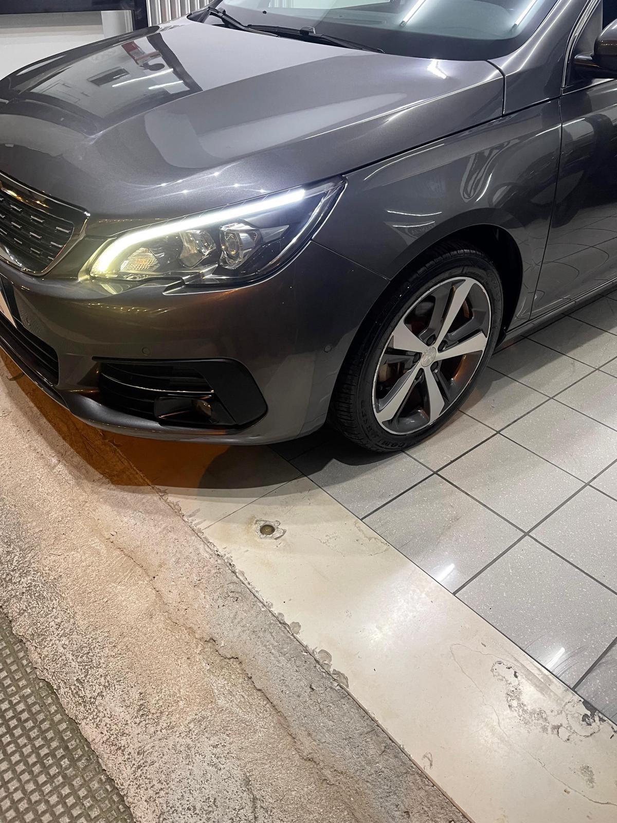 Peugeot 308 BlueHDi 120 S&S Allure