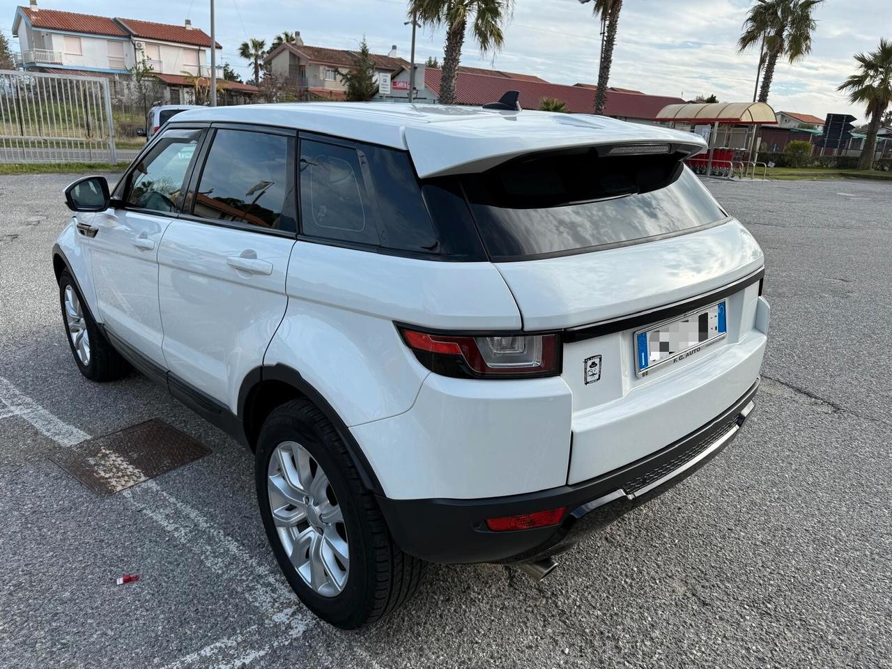 Land Rover Range Evoque 2.2 TD4 5p. Pure