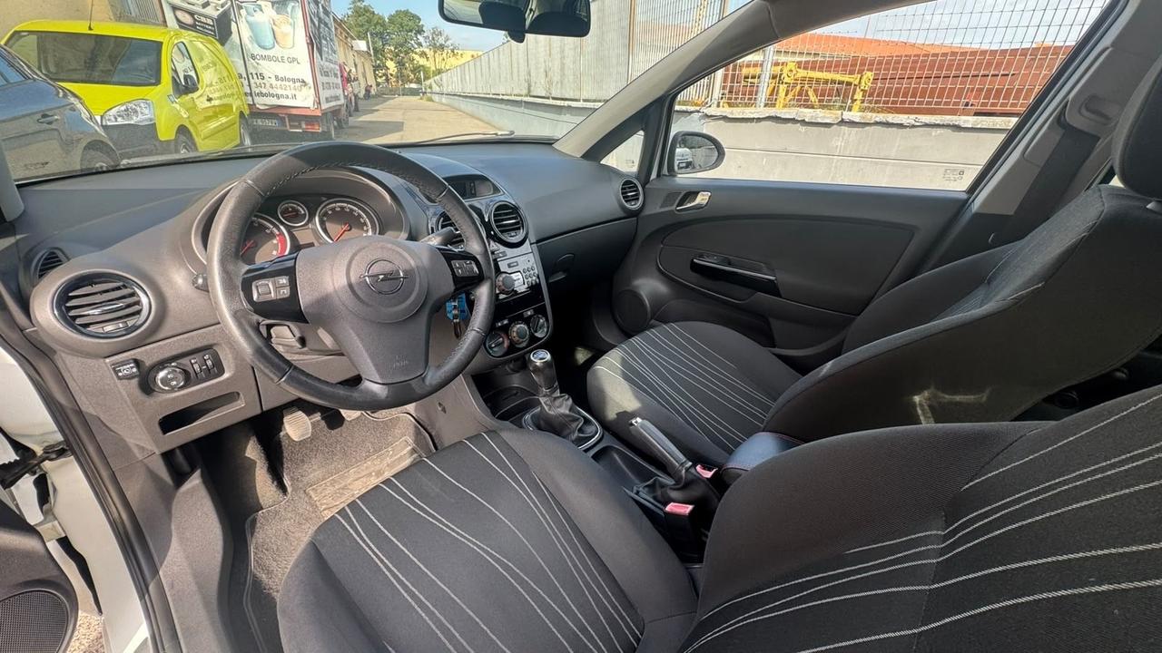 Opel Corsa 1.2 85CV 5 porte GPL-TECH Club