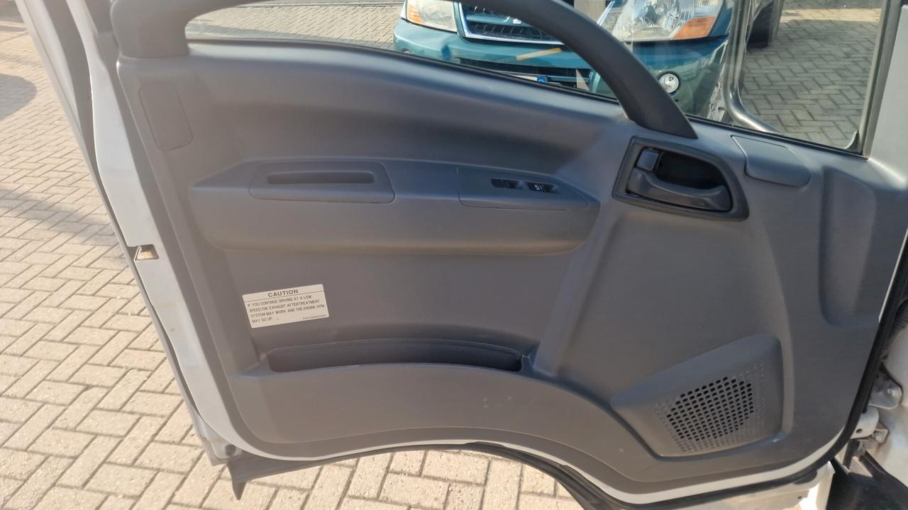 Isuzu 3.0 td ribalttabile trilaterale