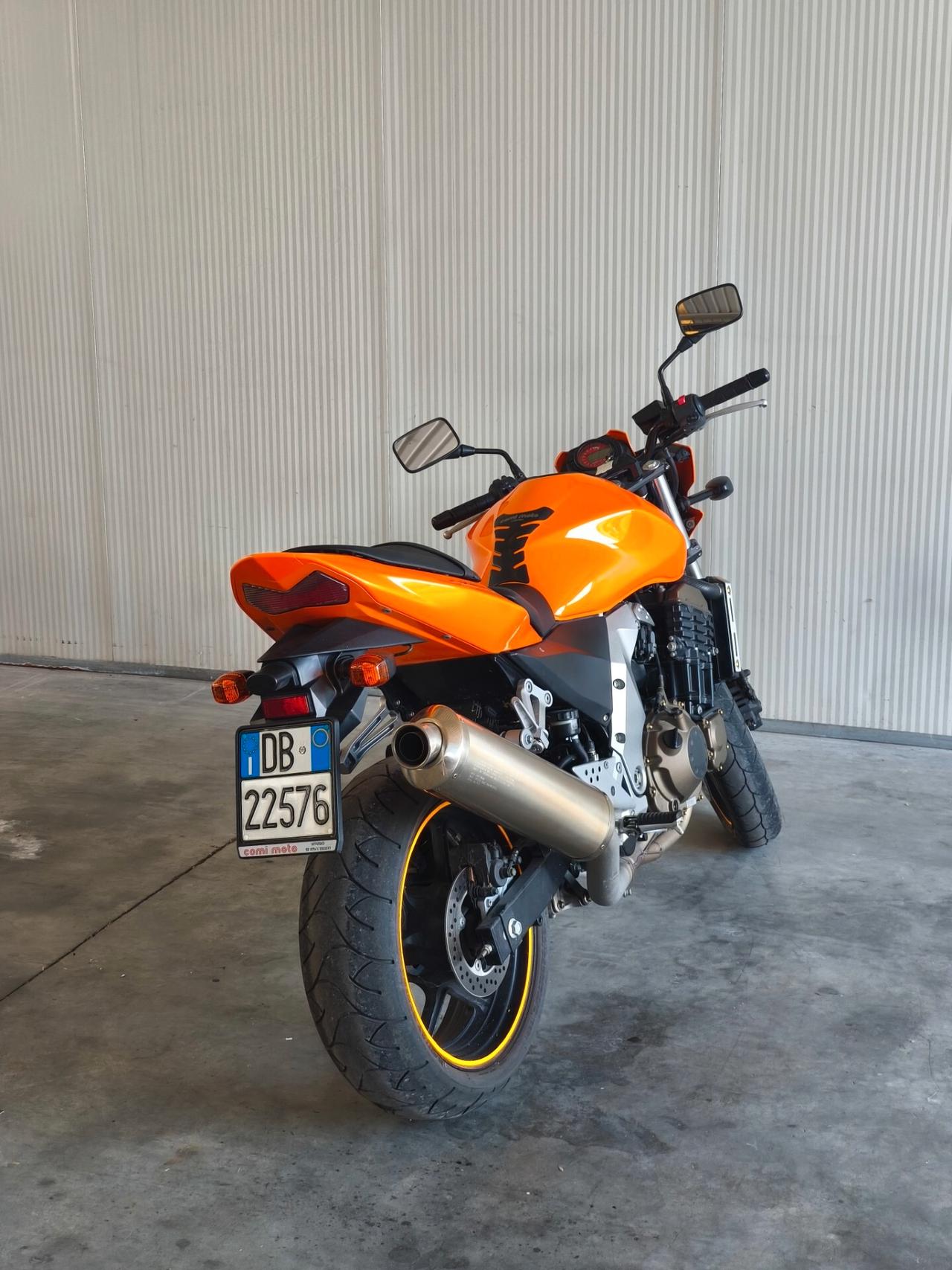 Kawasaki Z 750 con soli 5.700km