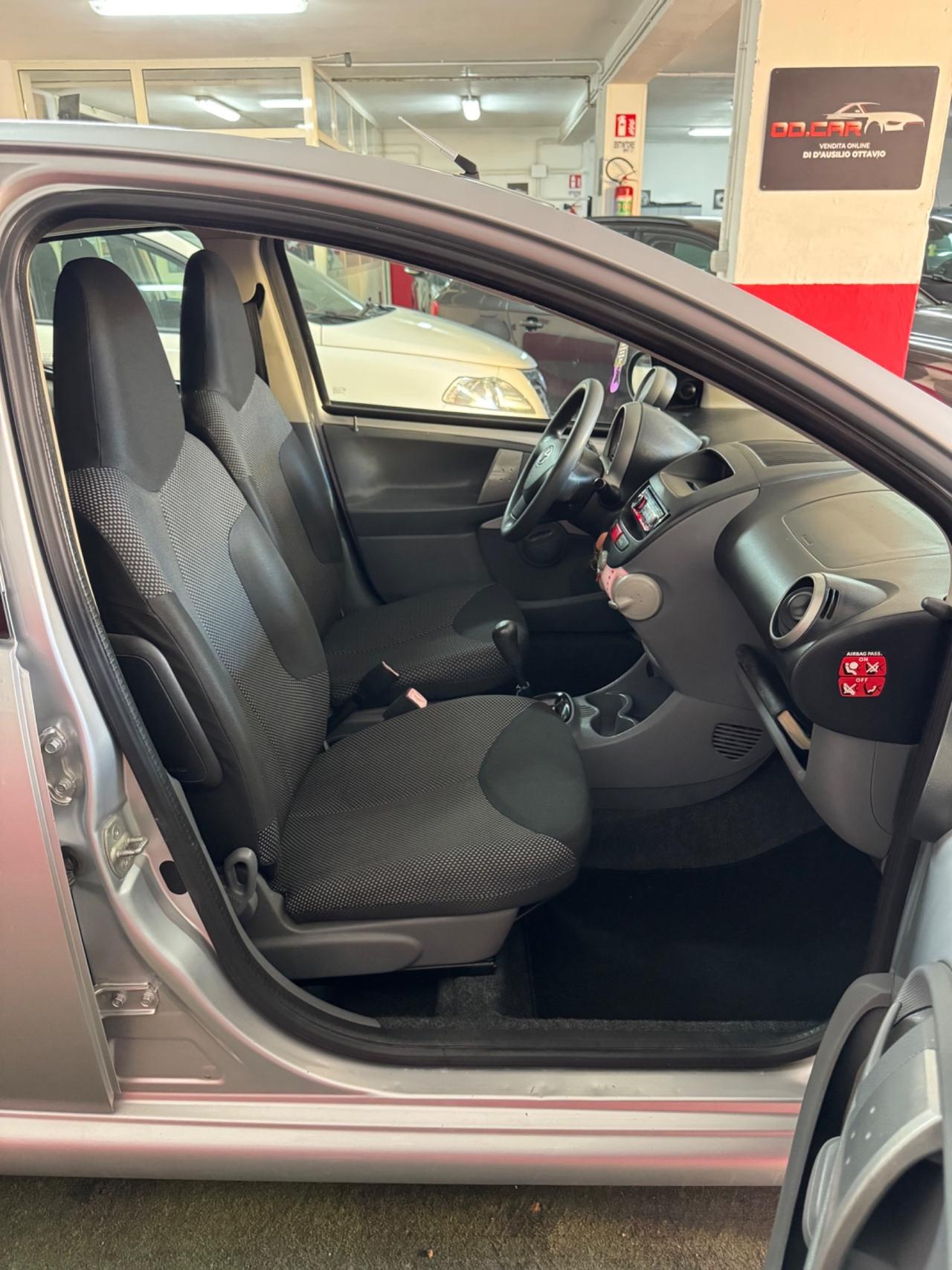 Toyota Aygo 1.0 12V VVT-i 5 porte Sol