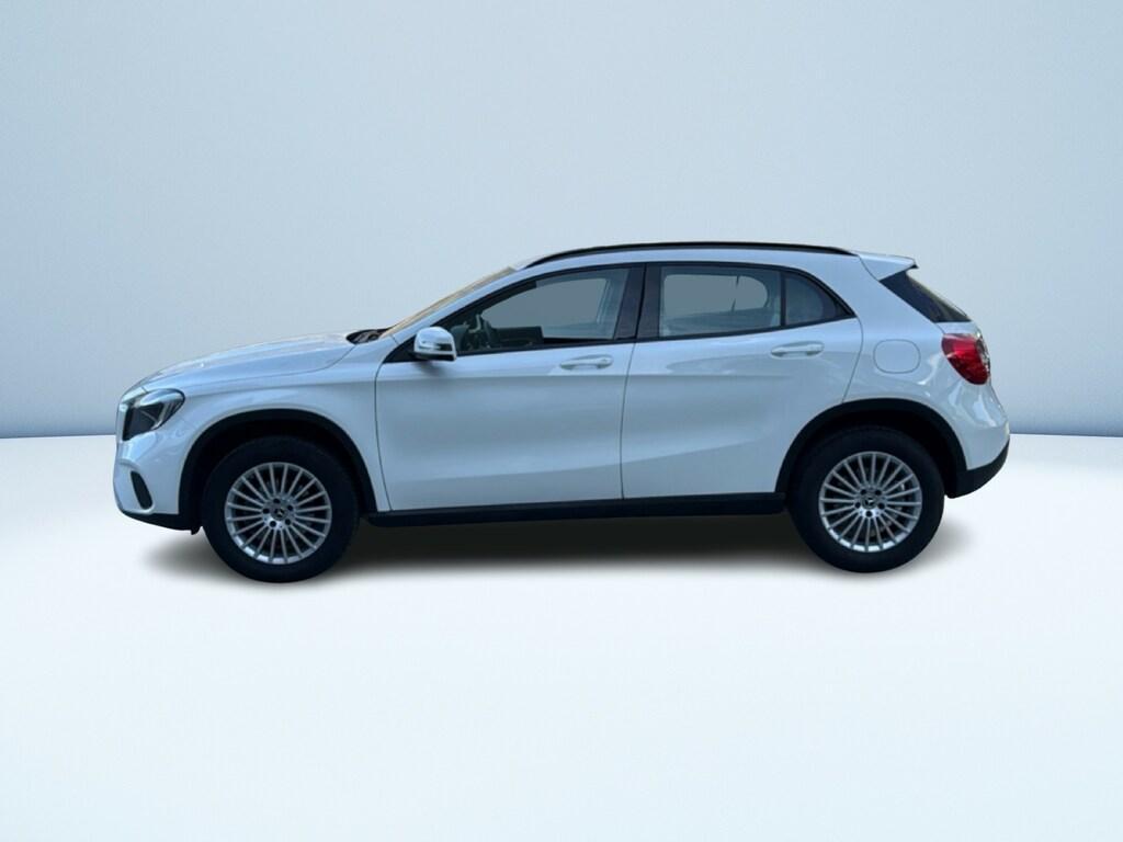 Mercedes GLA 180 180 D Business 7G-DCT