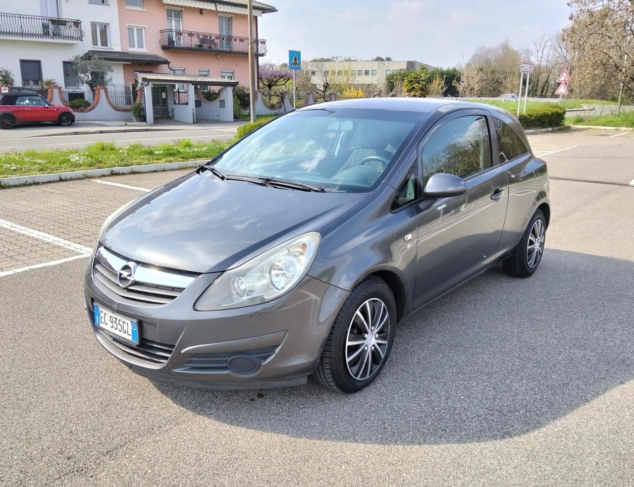 Opel Corsa 1.2 3 porte Club