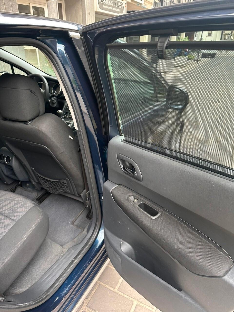 Peugeot 3008 1.6 HDi 110CV Outdoor