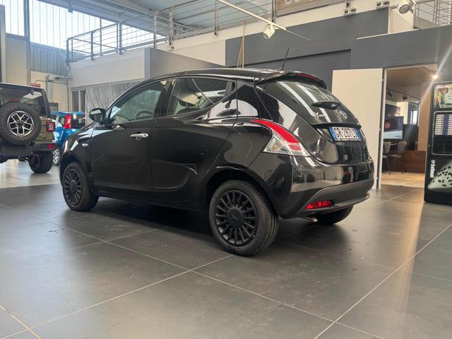 LANCIA Ypsilon 1.0 FireFly 5 porte S&S Hybrid Silver