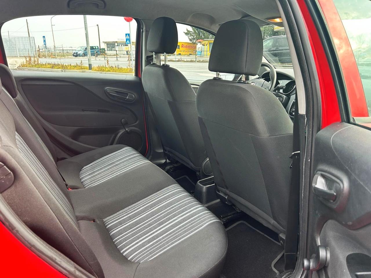 Fiat Punto Evo 1.4 5 porte Active GPL OK NEOPATENTATI