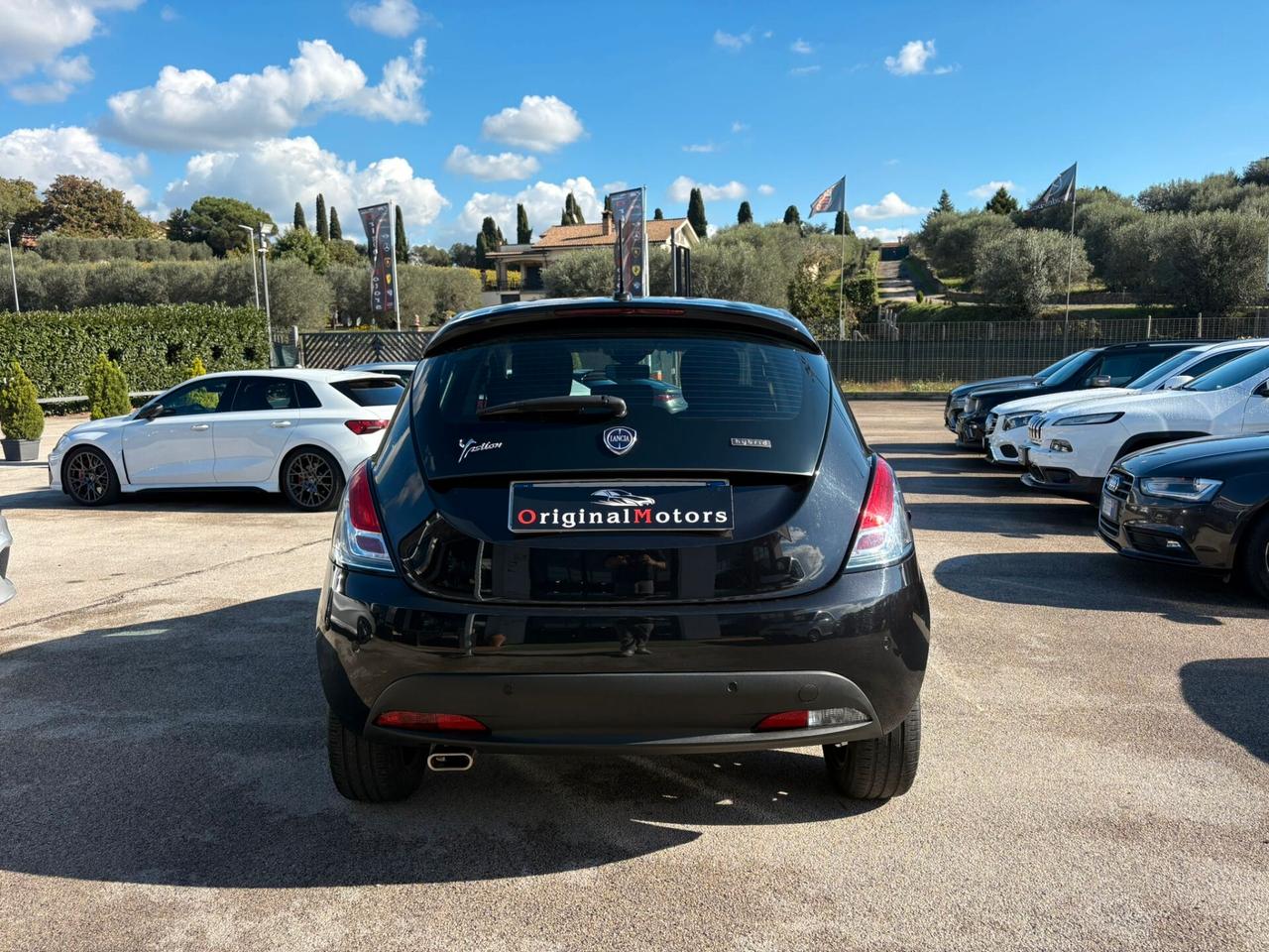 Lancia Ypsilon 1.0 FireFly 5 porte S&S Hybrid Gold