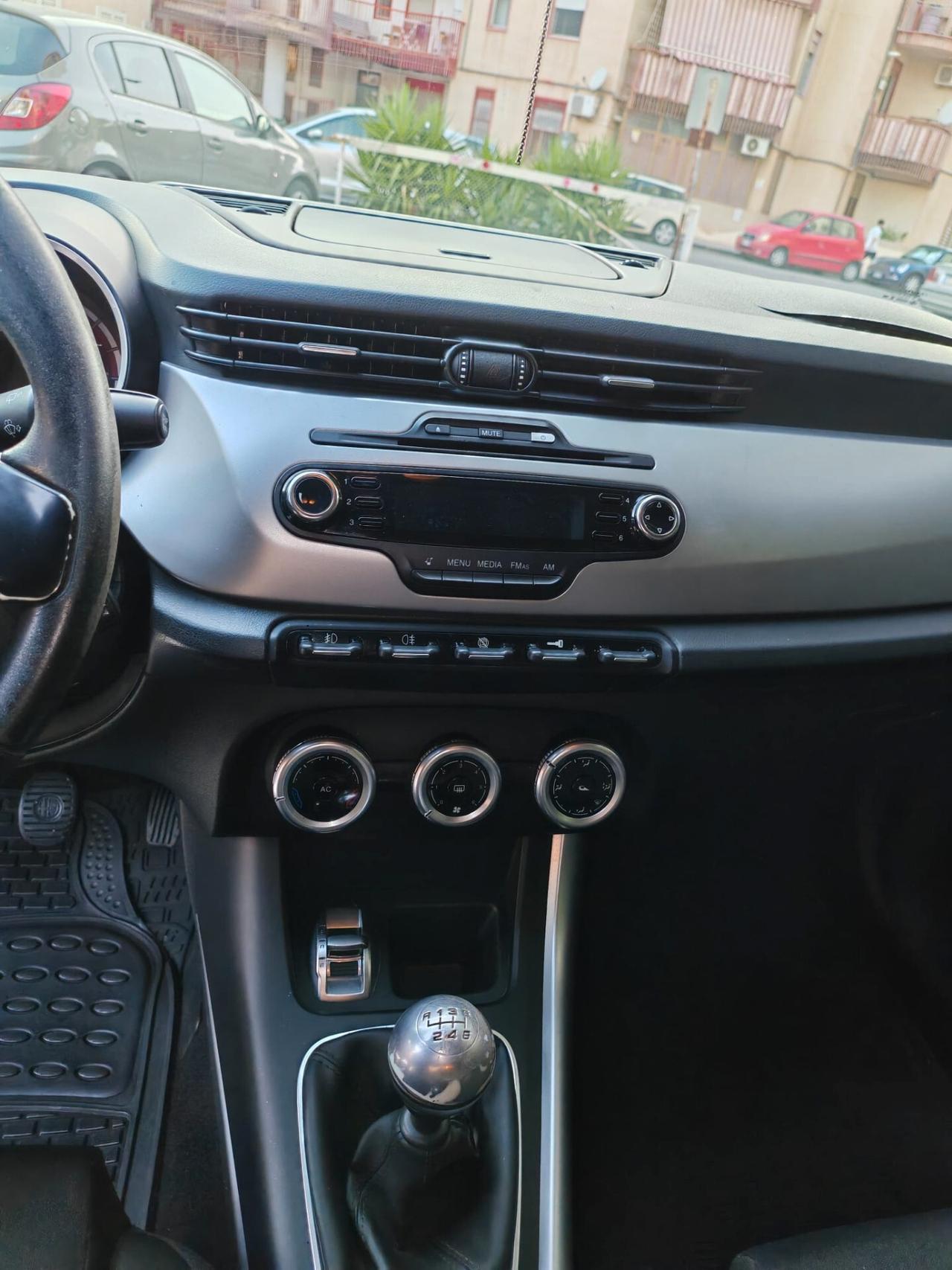 Alfa Romeo Giulietta 2.0 JTDm-2 140 CV Distinctive