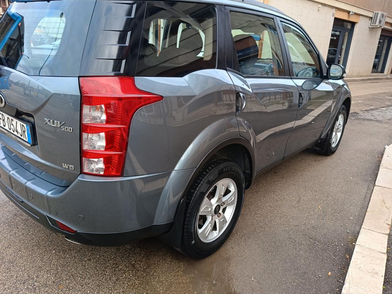 Mahindra XUV500 2.2 16V AWD W6