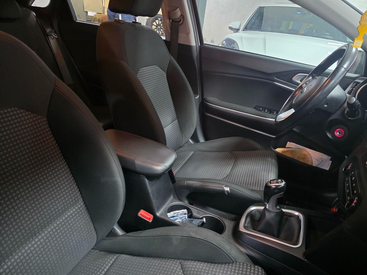 Kia Ceed Business 1.4 MPI #8758