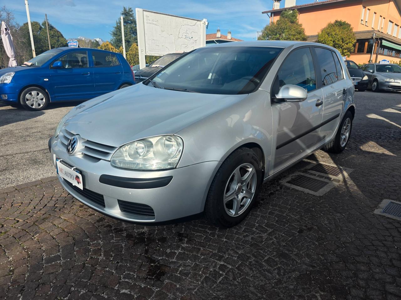Volkswagen Golf 1.9 TDI 5p. Sportline con 381.000km