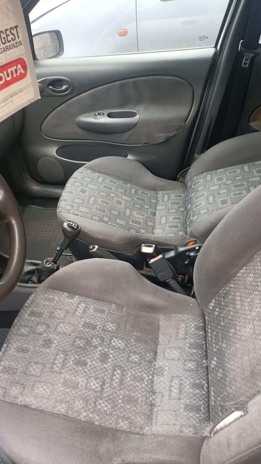 Ford Fiesta 1.2i 16V cat 5 porte Ghia