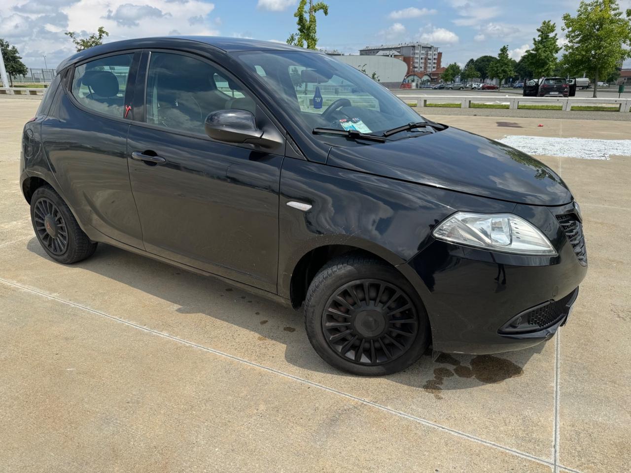 Lancia Ypsilon 1.2 69 CV 5 porte GPL Ecochic Silver