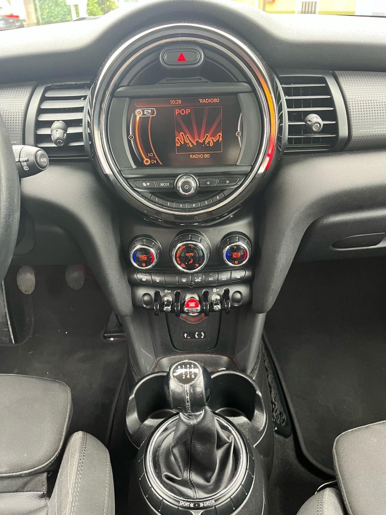Mini Mini 1.5 Cooper 5 porte Neopatentati