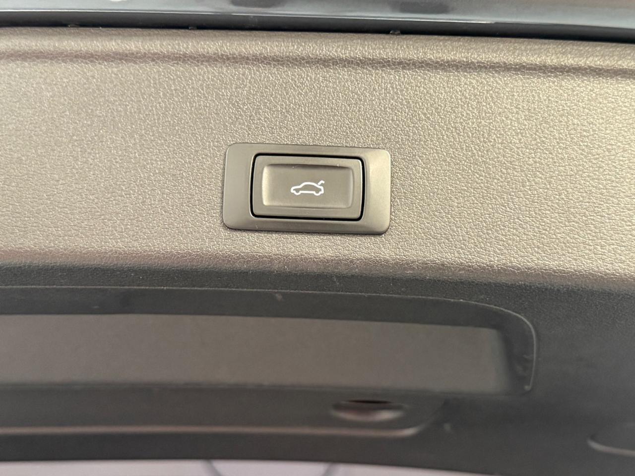 Audi A4 Avant 2.0 TDI 122 CV S tronic business Sport