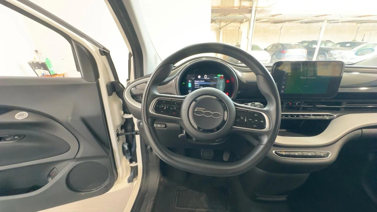 Fiat 500 500e Berlina 42 kWh Passion