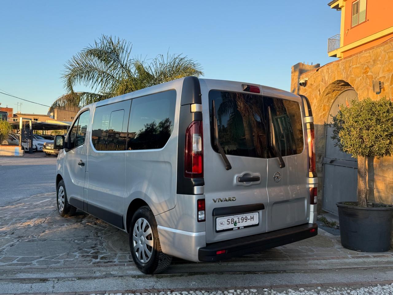 Opel Vivaro 9 POSTI DIESEL 120 CAVALLI