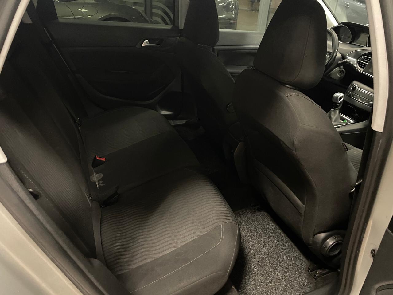 Peugeot 308 BlueHDi 120 S&S EAT6 SW Allure