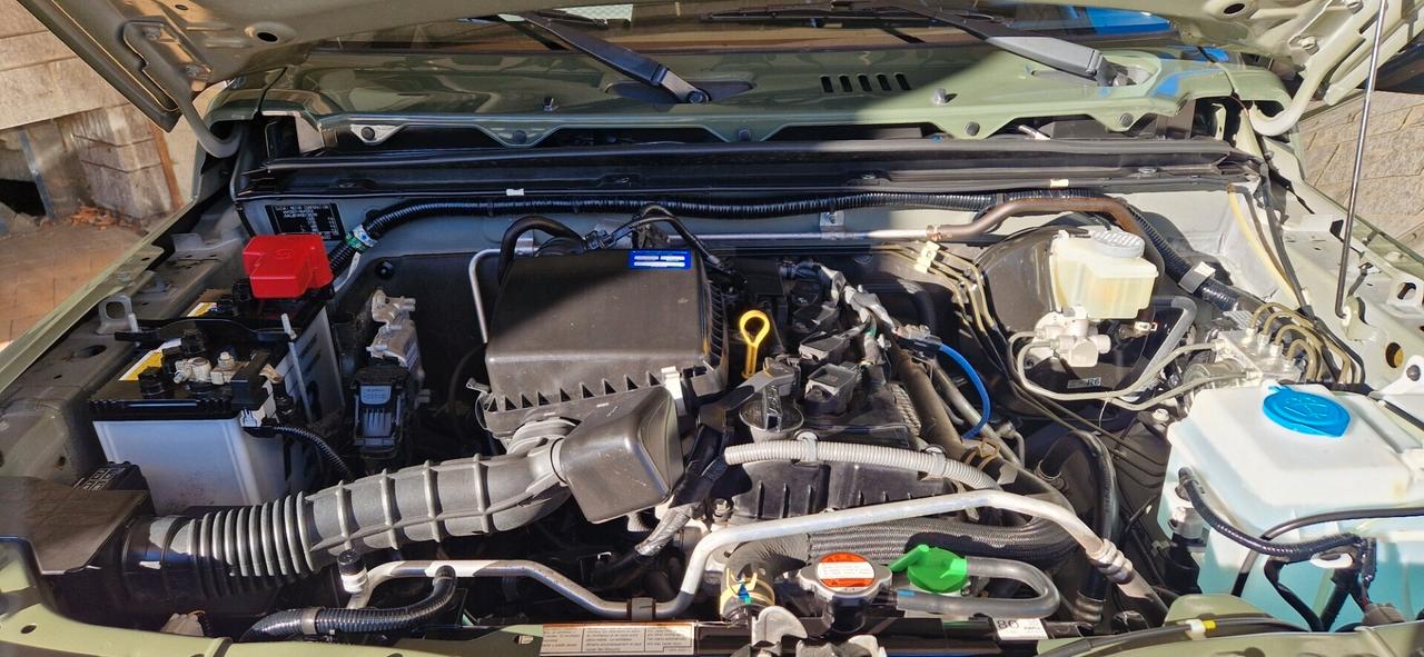 Suzuki Jimny 1.5 5MT Top autovettura 4 posti