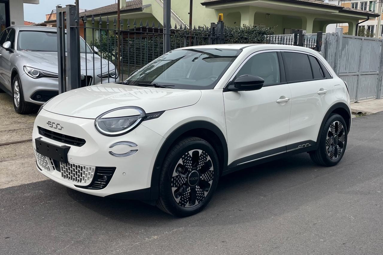 FIAT 600 1.2 Hybrid 110CV DCT LA PRIMA