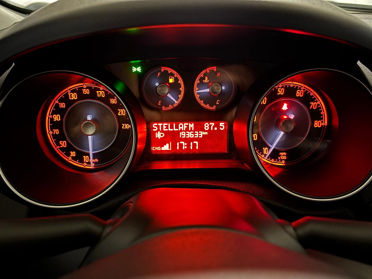 Fiat Punto 1.4 8V 57KW 75CV Natural Power Lounge