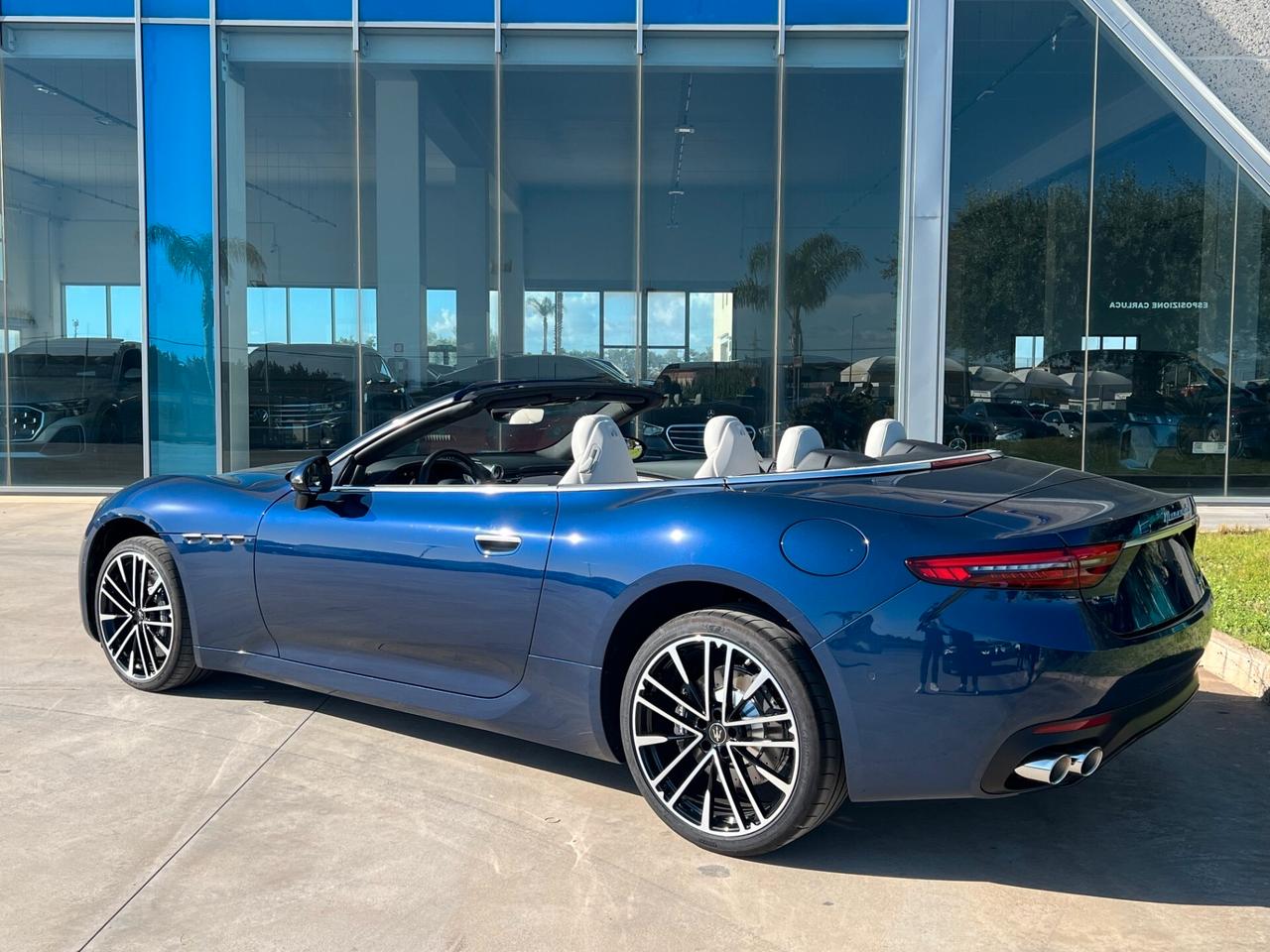 Maserati GranCabrio V6 490 CV AWD possibilità noleggio no scoring