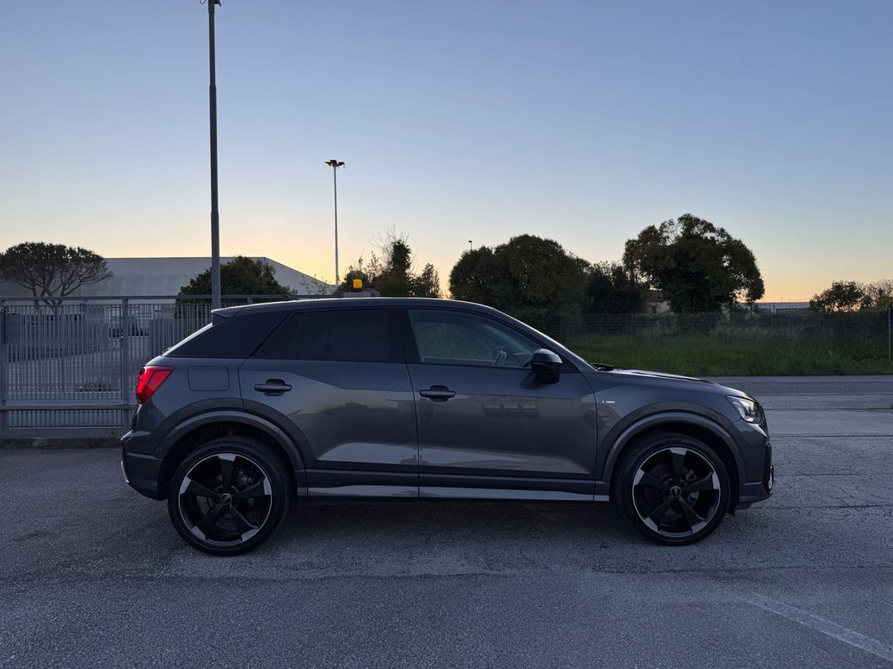 Audi Q2 30 TDI S tronic Identity Black