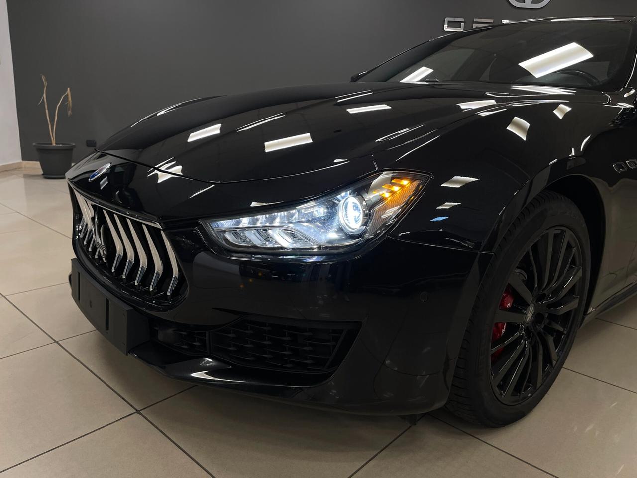 Maserati Ghibli 3.0 V6 Nerissimo Edition 275cv