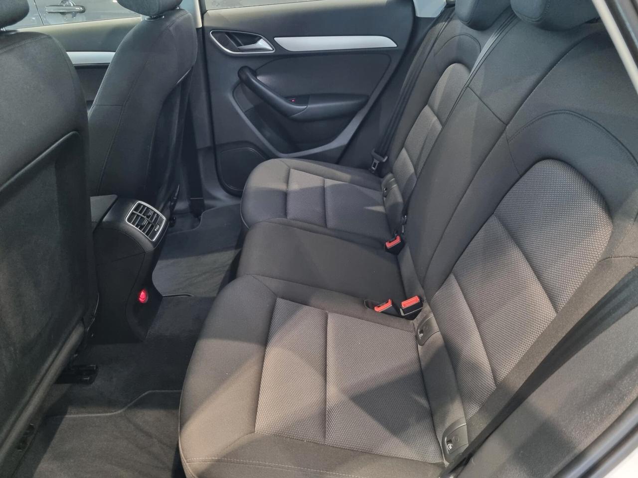 Audi Q3 2.0 TDI 150 CV Business