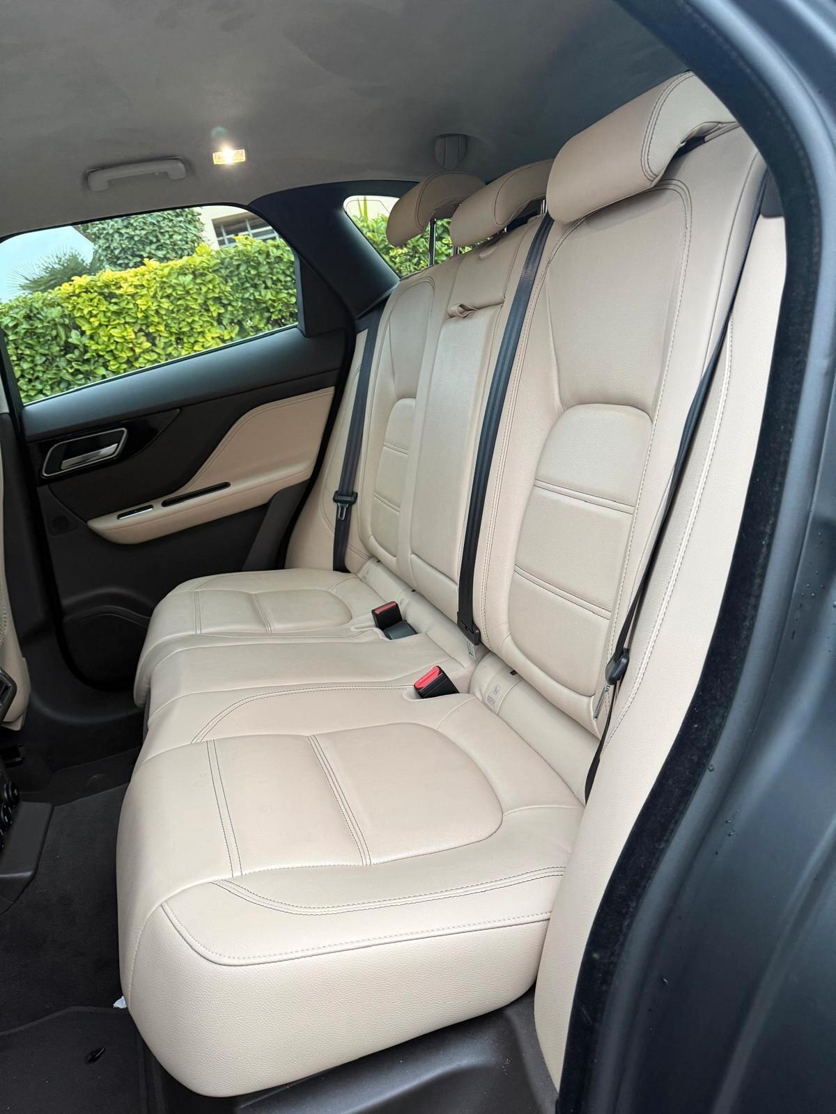 Jaguar F-Pace 2.0 D AWD Prestige