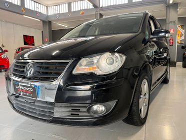 Volkswagen Touran 2.0 tdi Highline