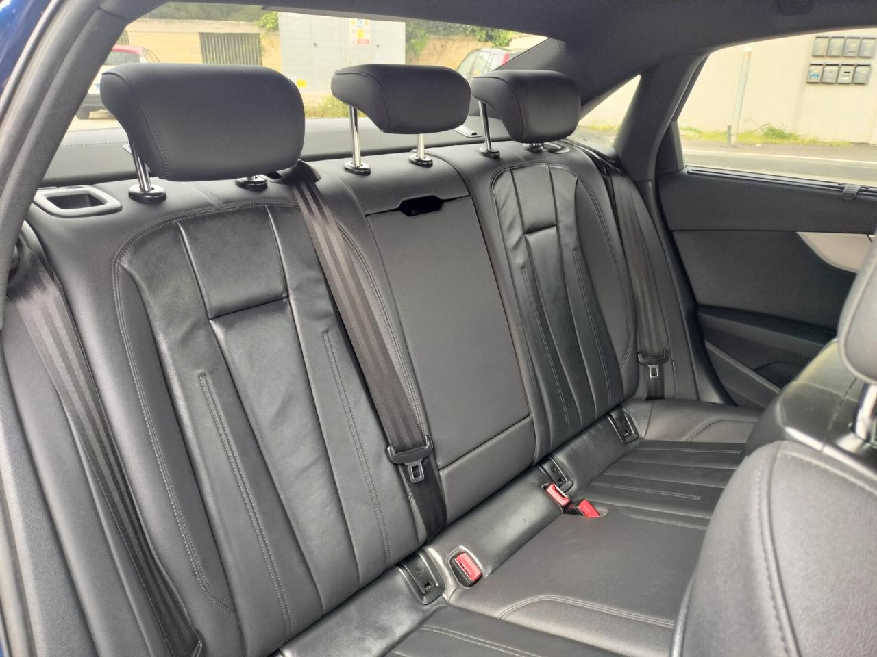 Audi A4 40 TDI S tronic line edition