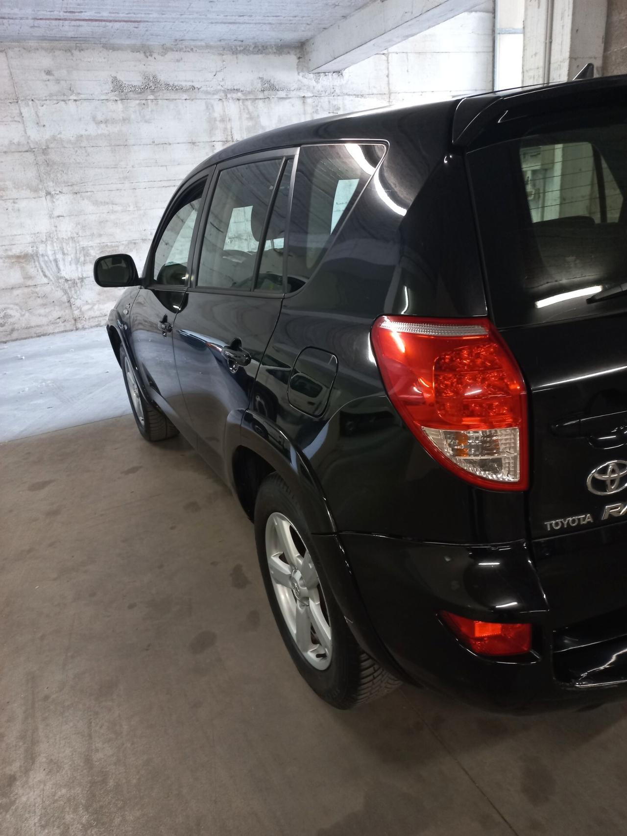 Toyota RAV 4 RAV4 2.2 D-4D 177 CV Luxury