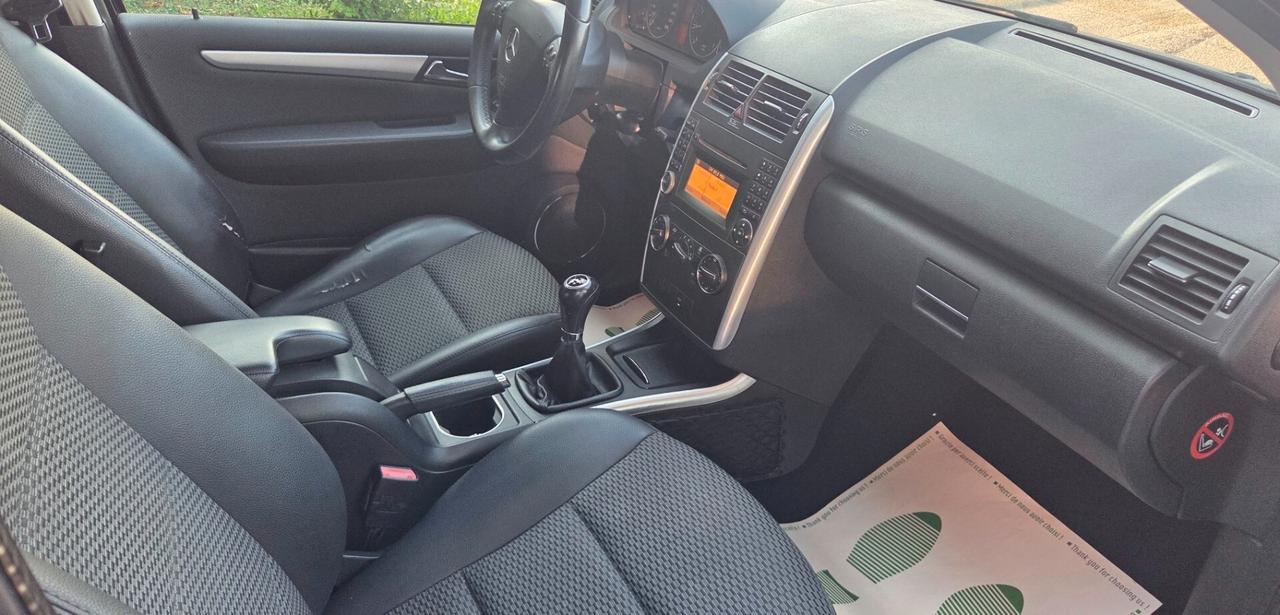 Mercedes-benz A 180 BlueEFFICIENCY Avantgarde