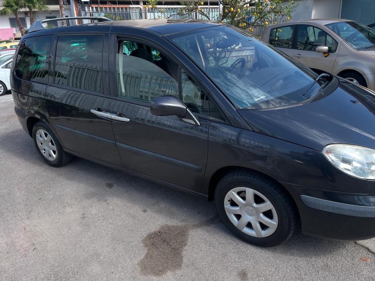 Peugeot 807 2.0 16V SR gpl